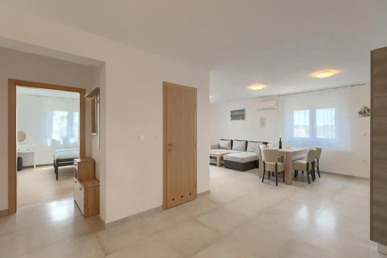 Apartments Filipovic Медулин