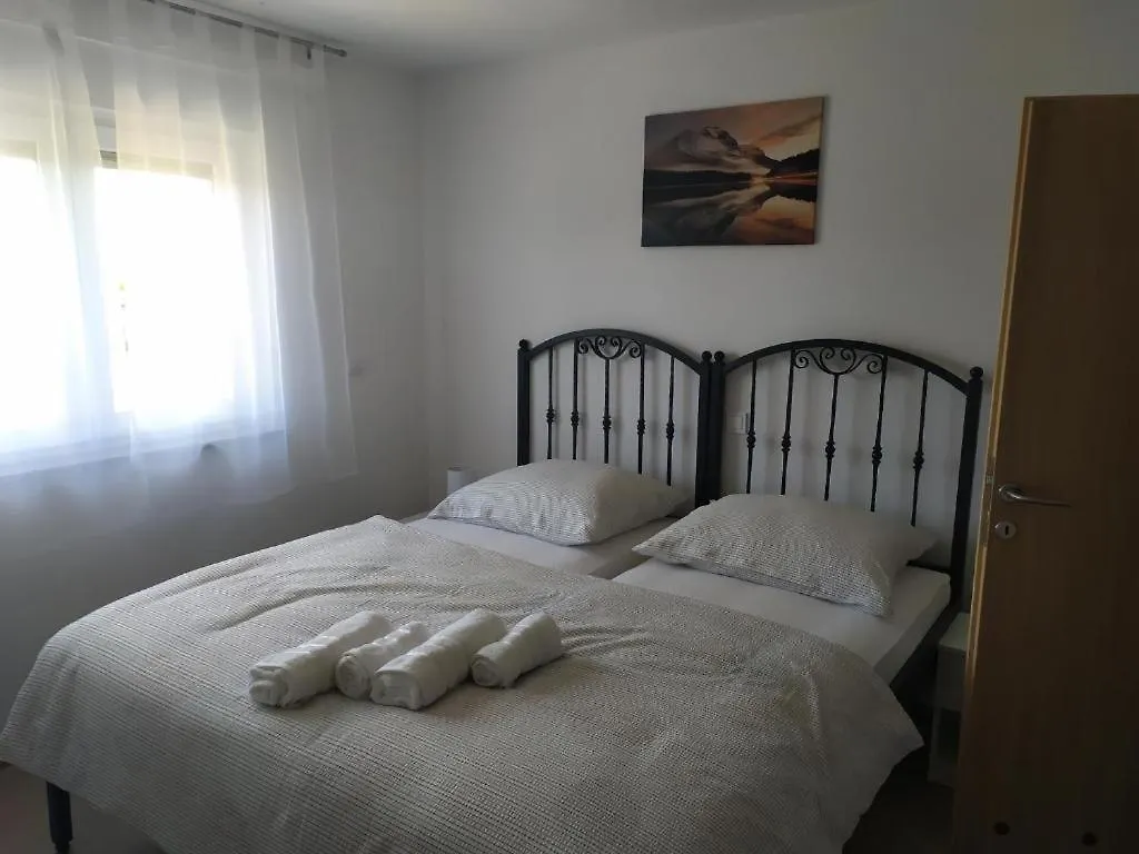 Apartments Filipovic Медулин