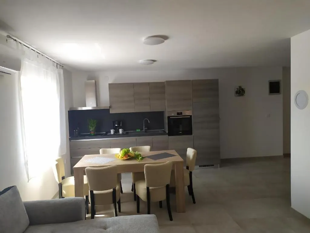 Apartments Filipovic Медулин